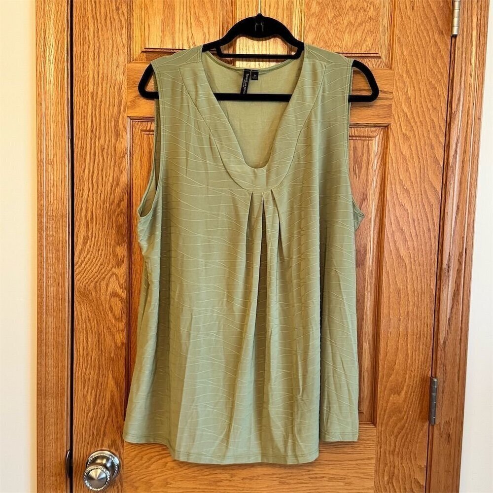Susan Lawrence Women's Plus 3X Green Pleated Scoop Neck Tank Top